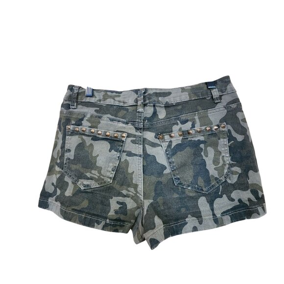 Camouflage Studded Denim Shorts For Women Size M Instant Vintage - Picture 2 of 4